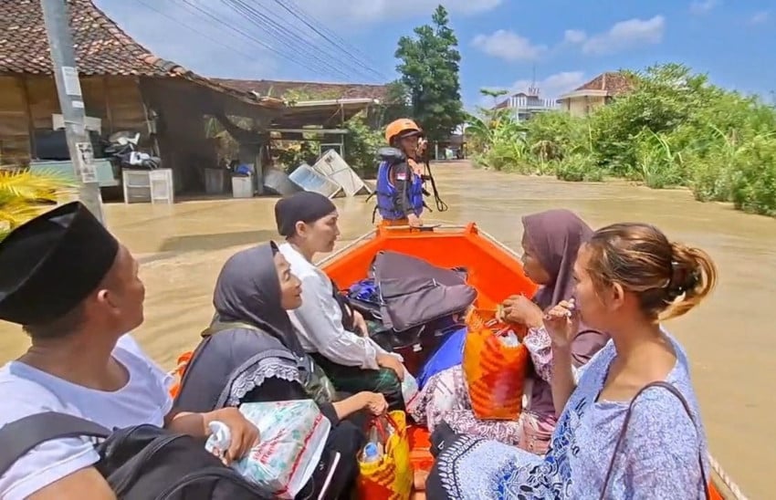 Banjir Terjang Demak, 583 Warga Mengungsi dan 1 Orang Hilang