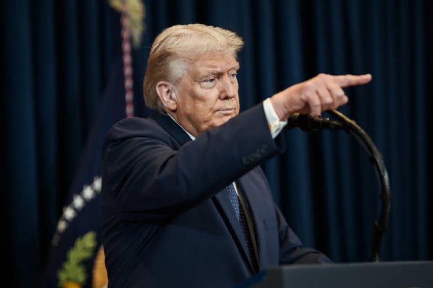 Trump Peringatkan China Akan Hadapi Masalah Besar Jika Kirim Senjata ke Iran